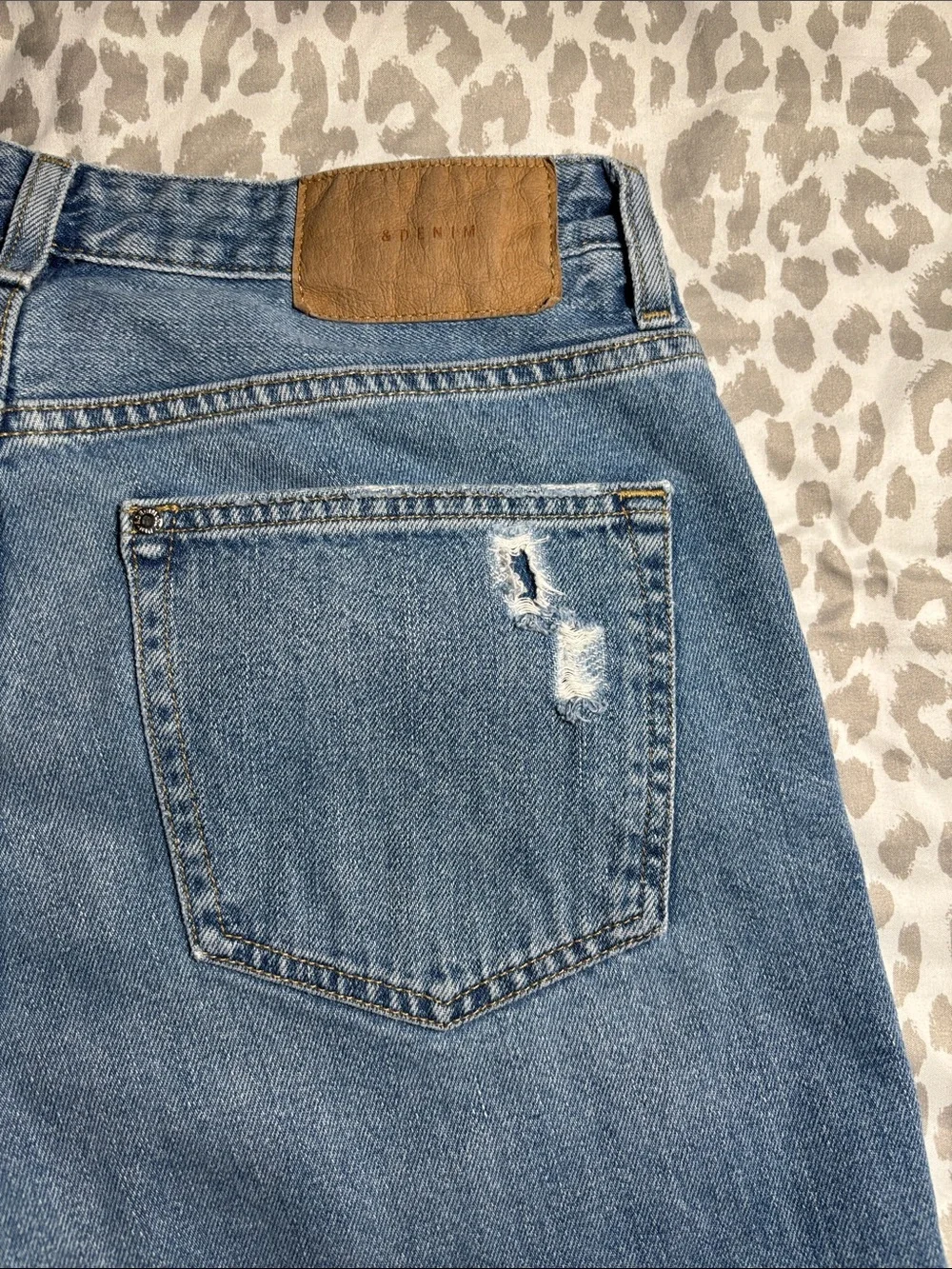 &Denim Mid-Rise Distressed Blue Denim Shorts